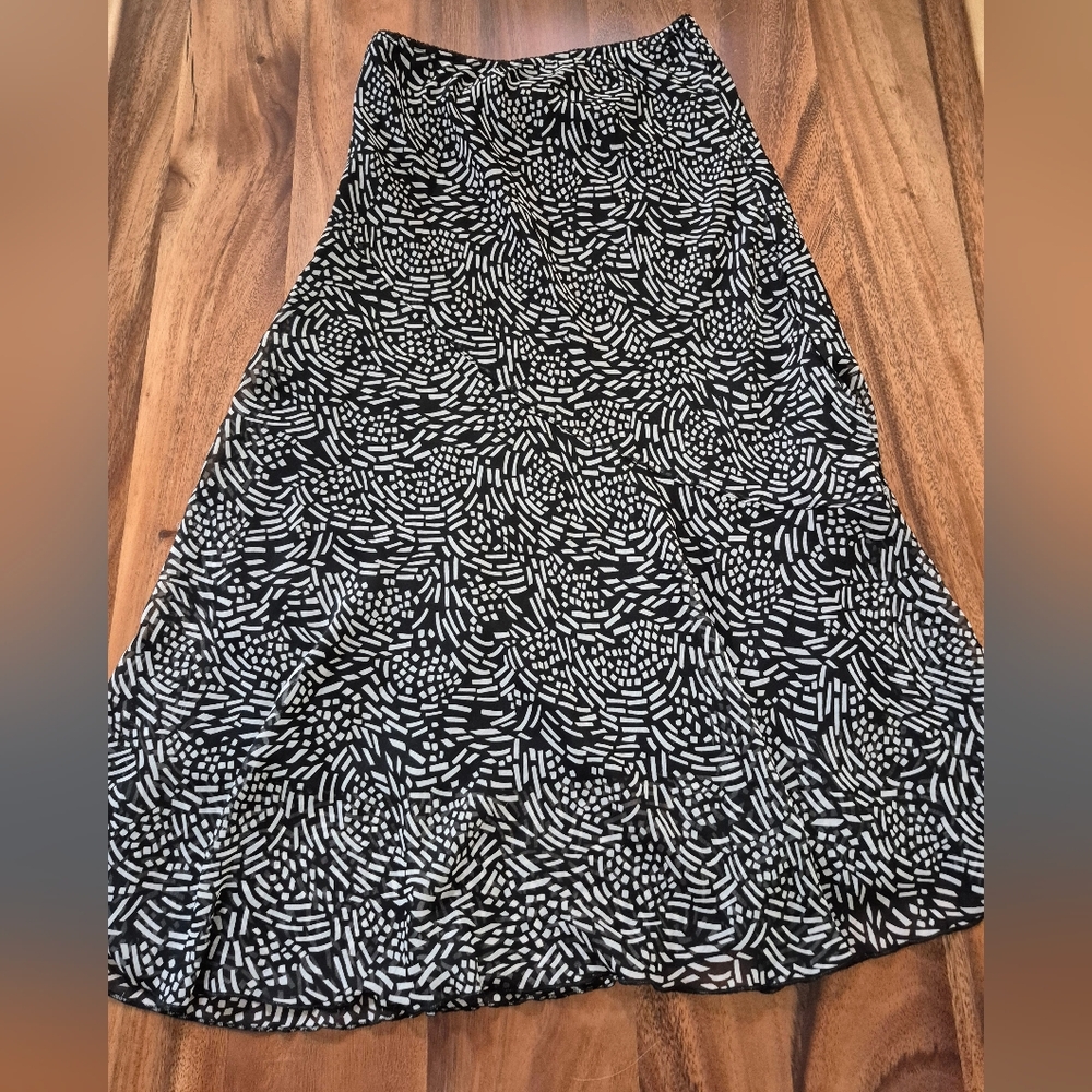 EUC Metro Wear Black and White Patterned Maxi Skirt